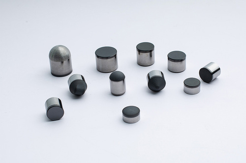 What factors affect the performance of PDC cutters in different geological formations?
