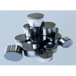 How do geologists and drilling engineers determine the optimal size and shape of PDC cutters for a given drilling project?