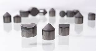 What is the optimal PDC cutter design for different drilling conditions in oil and gas extraction?