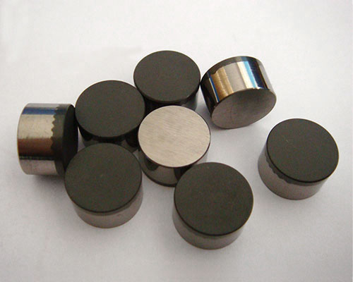 What are the latest developments in PDC cutter technology for oil and gas extraction?