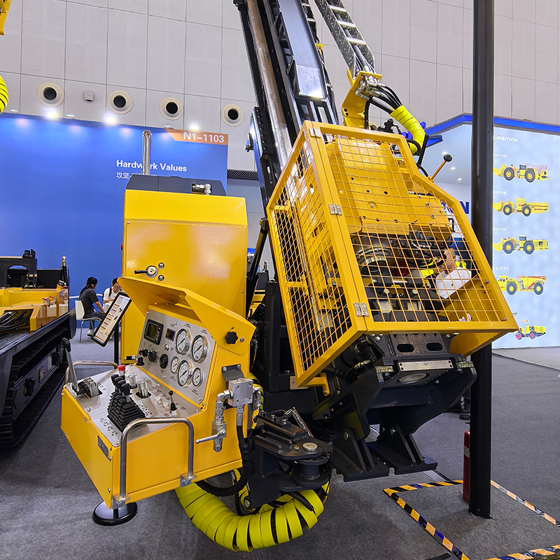 CS12 Fully hydraulic surface core drilling rig for geological exploration - Image 4